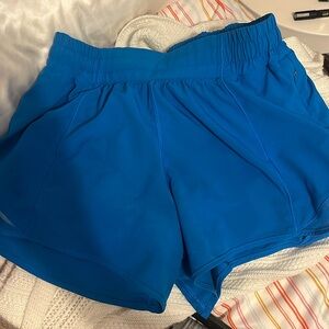 Lululemon poolside blue size 6 hottyhot shorts